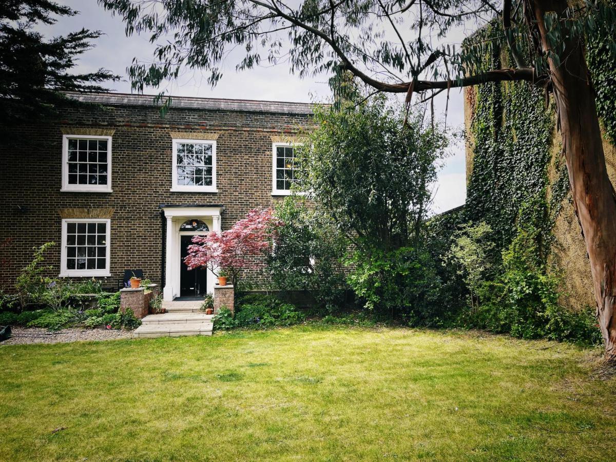 Manor House Of Cheshunt- Historic Villa Exterior photo